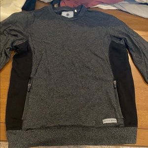 Men’s ON THE BAYAS sweater SIZE MEDIUM.